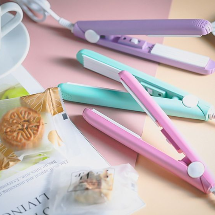 Premium Mini Hair Straightener - sleek & portable | Look Natural