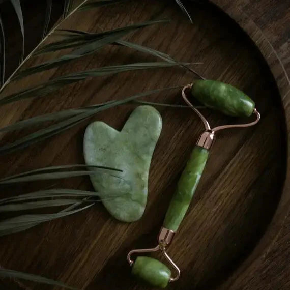 Jade Facial Roller – Reduce Puffiness & Enhance Glow
